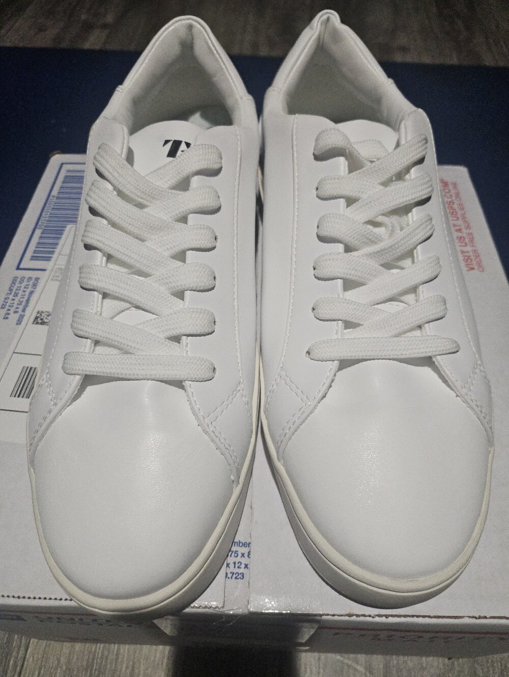 Thousand Fell White Sneakers